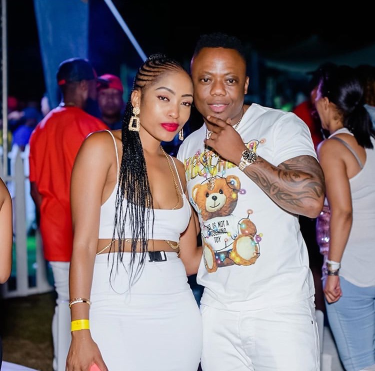 Fans Fight For Dj Tira S Wife After A Fan Grabs His Ass Vuzacast