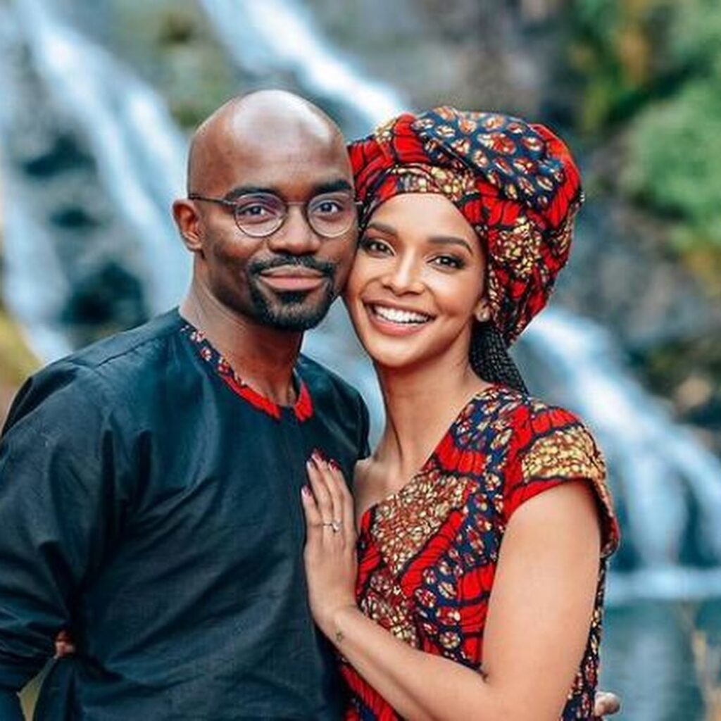 Musa Mthomebi and Liesl step on necks with vacation photos