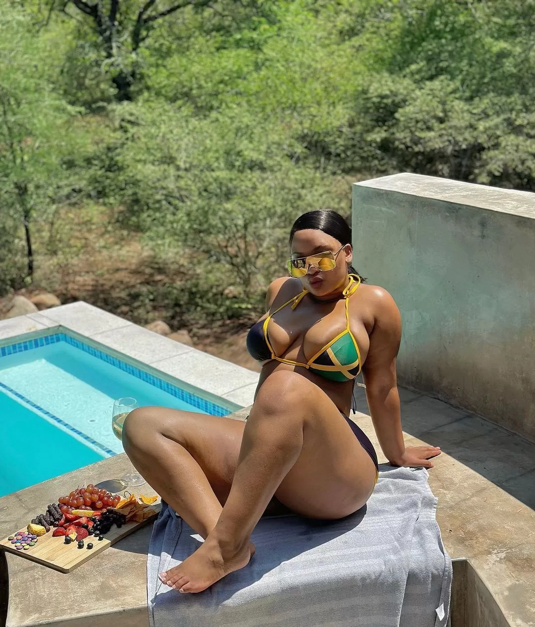 Haibo!!! Cyan Boujee is Back to the Street After Splashing R50,000 on Her Boyfriend