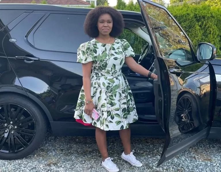 Zahara's Sister Seen Splashing Money Amidst Their Sister's Health Crisis